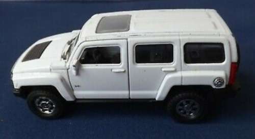 Hummer H3 2019 white 1/43 Welly NEW+reblistered  #5744 instant wheels