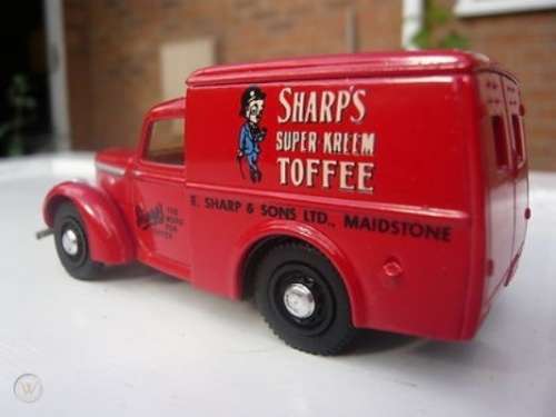 Commer 8 cwt Van Sharp`s Toffee red 1948 1/43 Dinky NEWinBlister  #5748 instant wheels