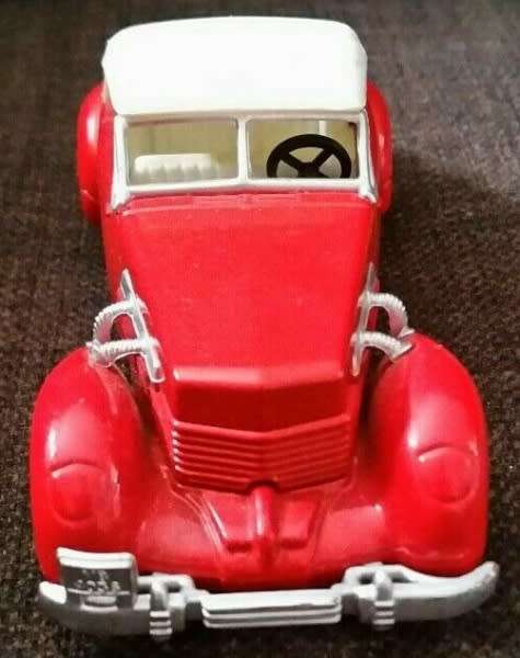 Cord 812 Supercharged Phaeton 1937 red 1/43 Matchbox/MOY NEW+reblistered  #5765 instant wheels