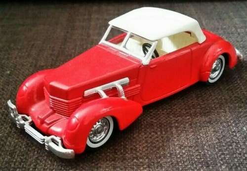 Cord 812 Supercharged Phaeton 1937 red 1/43 Matchbox/MOY NEW+reblistered  #5765 instant wheels