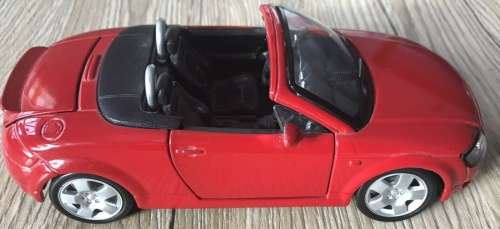 Audi TT Roadster 2017 red 1/24 Maisto NEW+boxed  #2280 instant wheels
