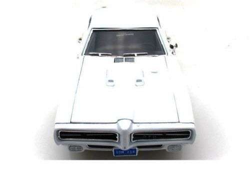 Pontiac GTO Judge 1969 white 1/18 Motormax NEW+boxed  #8047 instant wheels