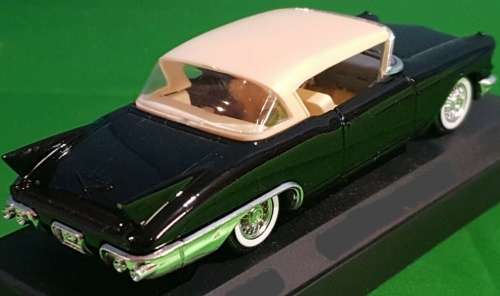 Cadillac Eldorado Seville 1957 black+white 1/43 Solido NEW+boxed #5551 instant wheels