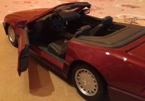 Mercedes-Benz 500 SL Roadster 1989 burgundy 1/24 NEWinBlister FREE delivery #2321 instant wheels