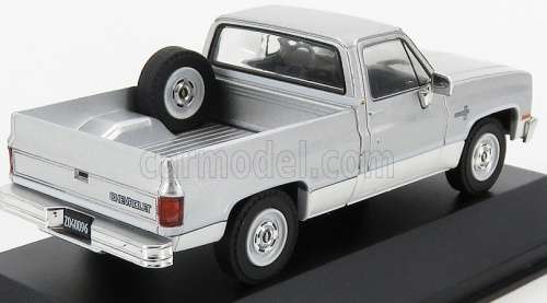 Chevrolet C-10 (Silverado) 1986 silver/white 1/43 IXO NEW+boxed  #5582 instant wheels