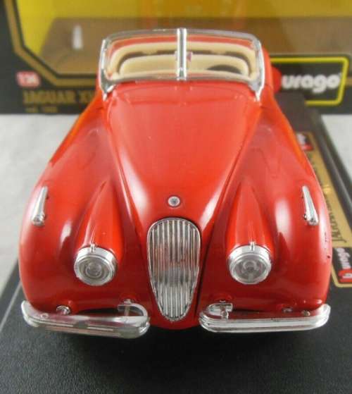 Jaguar XK120 1948 red 1/25 Bburago NEW+boxed  #2255 instant wheels