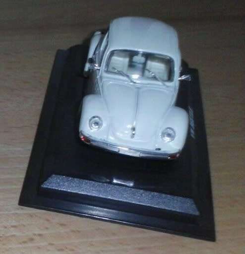 Volkswagen Beetle 1966 white 1/43 IXO NEW+boxed  #5614 instant wheels