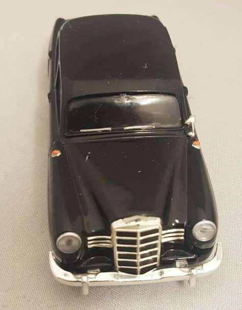 Mercedes-Benz 180 (W120) 1956 black 1/43 IXO NEW+boxed  #5616 instant wheels
