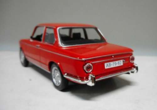 BMW 1602 1972 red 1/43 IXO NEWinBlister  #5603 instant wheels
