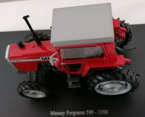 Massey-Ferguson 590 Tractor red 1/43 Universal Hobbies NEW+boxed  #5776 instant wheels