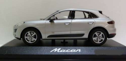 Porsche Macan 2013 silver 1/43 i-Minichamps NEW+boxed  #5790 instant wheels