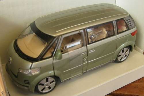 Volkswagen Microbus Concept IAA 2001 lt green met 1/43 NEW+boxed  #5805 instant wheels