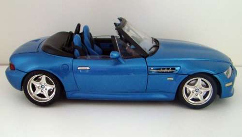 BMW M - Roadster 1996 blue-met 1/18 Bburago NEW+reboxed  #8026 instant wheels