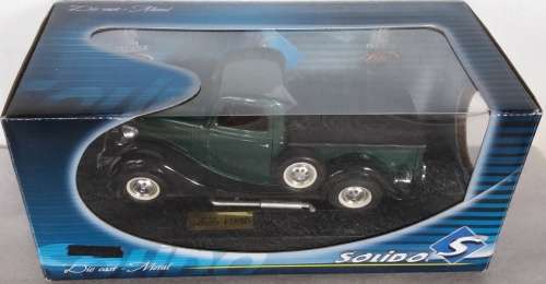 Ford V8 Pick-Up 1936 dk.green 1/18 Solido NEW+boxed on base  #8055 instant wheels