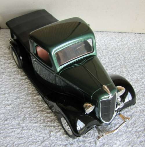 Ford V8 Pick-Up 1936 dk.green 1/18 Solido NEW+boxed on base  #8055 instant wheels