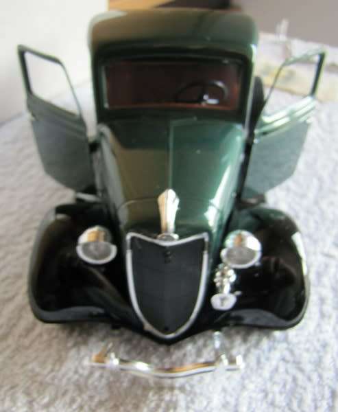 Ford V8 Pick-Up 1936 dk.green 1/18 Solido NEW+boxed on base  #8055 instant wheels