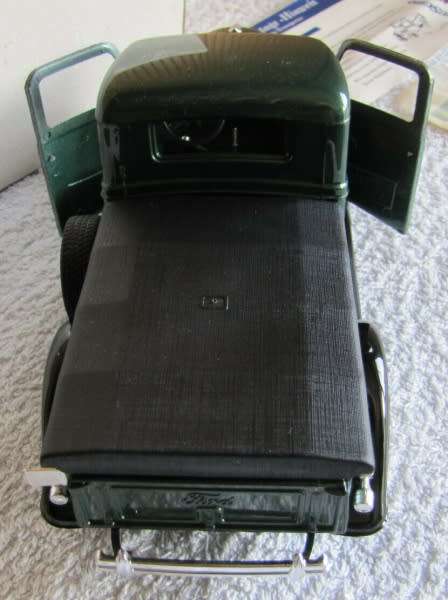 Ford V8 Pick-Up 1936 dk.green 1/18 Solido NEW+boxed on base  #8055 instant wheels