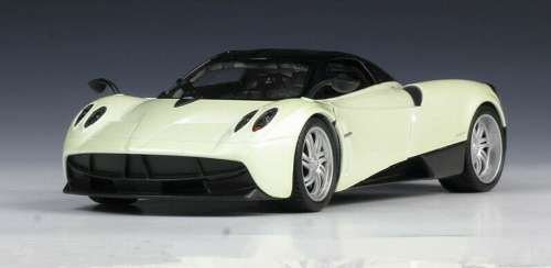 Pagani Huayra 2017 white 1:24 Welly NEW+boxed  #2212 instant wheels