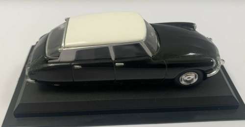 Citroen DS19 1963 black+white 1/43 IXO/DelPrado NEWinBlister  #5257 instant wheels