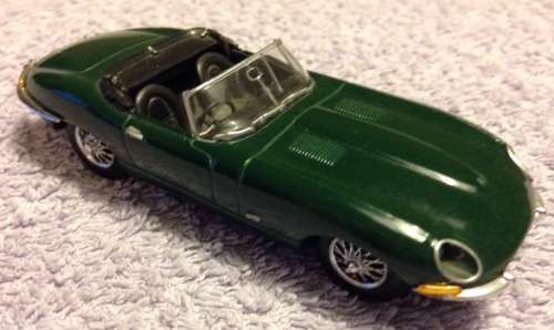 Jaguar `E`-type 1961  British Racing Green 1/43 IXO NEWinBlister  #5261 instant wheels
