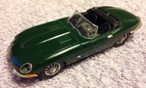 Jaguar `E`-type 1961  British Racing Green 1/43 IXO NEWinBlister  #5261 instant wheels