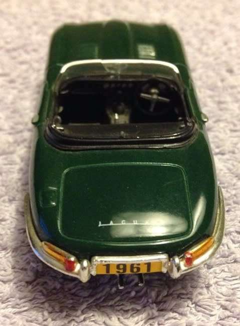 Jaguar `E`-type 1961  British Racing Green 1/43 IXO NEWinBlister  #5261 instant wheels