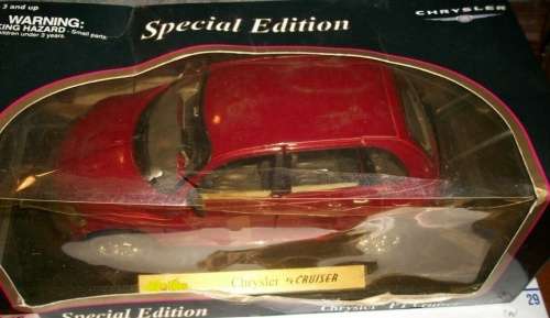 Chrysler PT Cruiser 2005 red-met 1:18 Maisto NEW+re-boxed  #8036 instant wheels