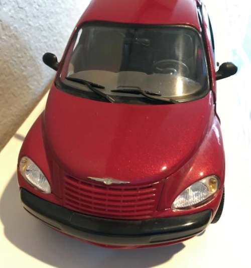Chrysler PT Cruiser 2005 red-met 1:18 Maisto NEW+re-boxed  #8036 instant wheels