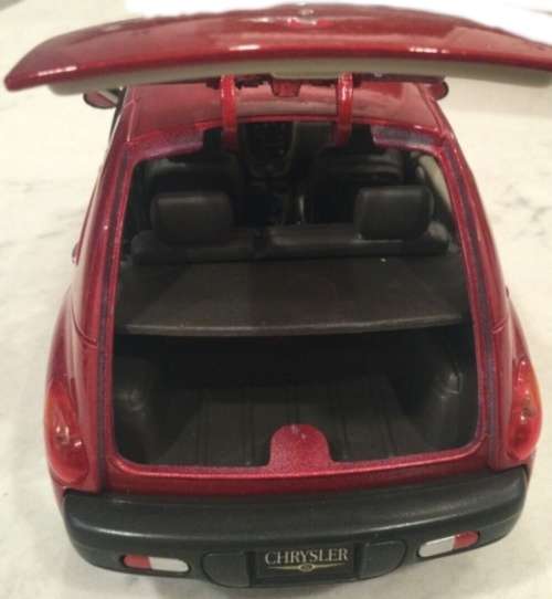 Chrysler PT Cruiser 2005 red-met 1:18 Maisto NEW+re-boxed  #8036 instant wheels