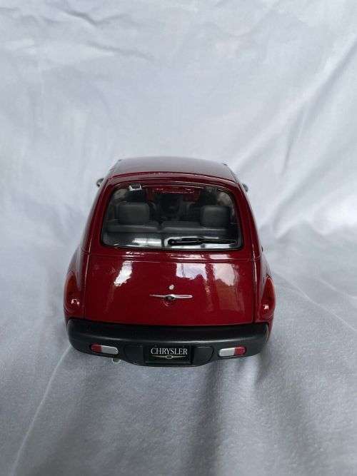 Chrysler PT Cruiser 2005 red-met 1:18 Maisto NEW+re-boxed  #8036 instant wheels