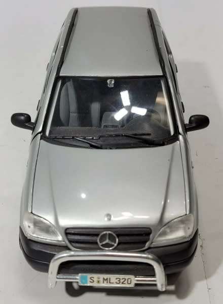Mercedes-Benz ML320 W163 1998 silver 1-18 Maisto NEW+display-case   #8856 instant wheels