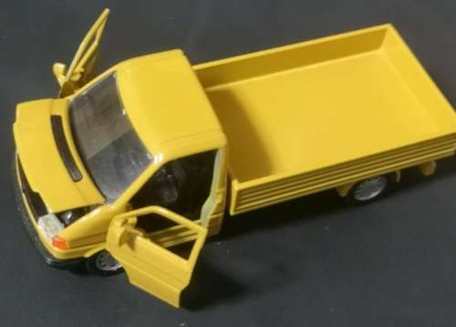 Volkswagen Transporter T4 Flatbed 2001 lt.brown 1:43 Herpa-GAMA NEW+boxed #5832 instant wheels