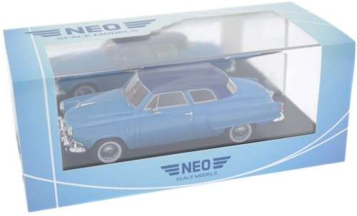 Studebaker Champion Custom 1952 lt.blue/dk.blue 1-43 NEO NEW+boxed   #5851 instant wheels