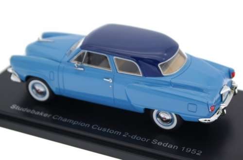 Studebaker Champion Custom 1952 lt.blue/dk.blue 1-43 NEO NEW+boxed   #5851 instant wheels