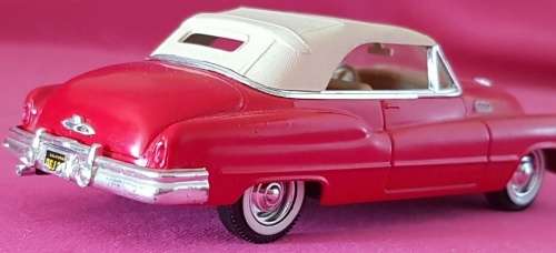 Buick Super 1950 (convertible) red+white 1:43 NEW+showcased  5856 instant wheels