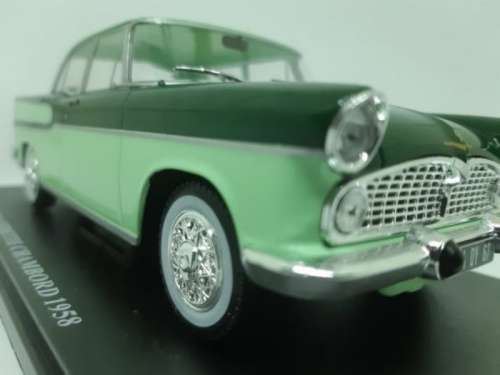 Simca Vedette Chambord 1958 lt.green+black 1:43 Solido NEW+boxed  #5858 instant wheels