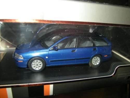 Volvo V40 2001 dk.blue-metallic 1:43 PremiumX NEW+boxed  #5876 instant wheels