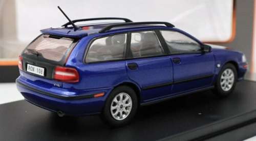 Volvo V40 2001 dk.blue-metallic 1:43 PremiumX NEW+boxed  #5876 instant wheels