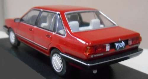 Volkswagen Passat CD 1987 red 1:43 IXO/Altaya NEW+boxed  #5877 instant wheels