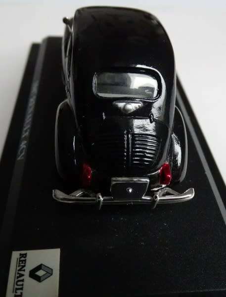Renault 4CV 1947 black 1/43 IXO NEW on base+reblistered  #5911 instant wheels