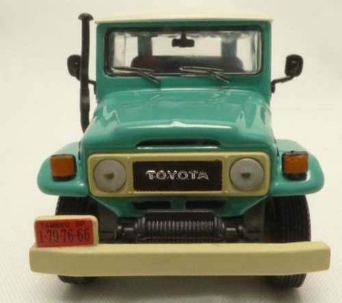 Toyota Land Cruiser FJ40 1967 green 1:43 Triple 9 Clctn NEW+boxed  #5928 instant wheels
