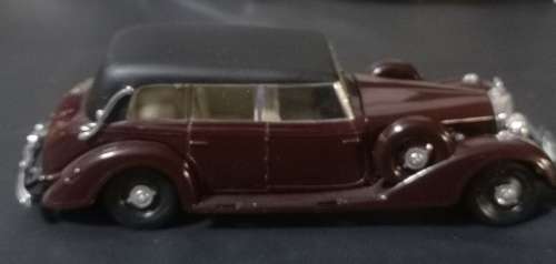 Mercedes-Benz Grande 770 (W07-W150) Pullman 1938 dkred+black 1:43 RIO NEW+boxed *4266 instant wheels