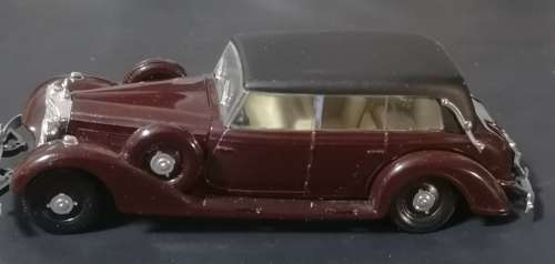 Mercedes-Benz Grande 770 (W07-W150) Pullman 1938 dkred+black 1:43 RIO NEW+boxed *4266 instant wheels