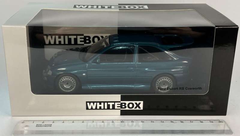 Ford Escort RS Cosworth 1994 green-met 1:24 Whitebox NEW+boxed *2346 instant wheels