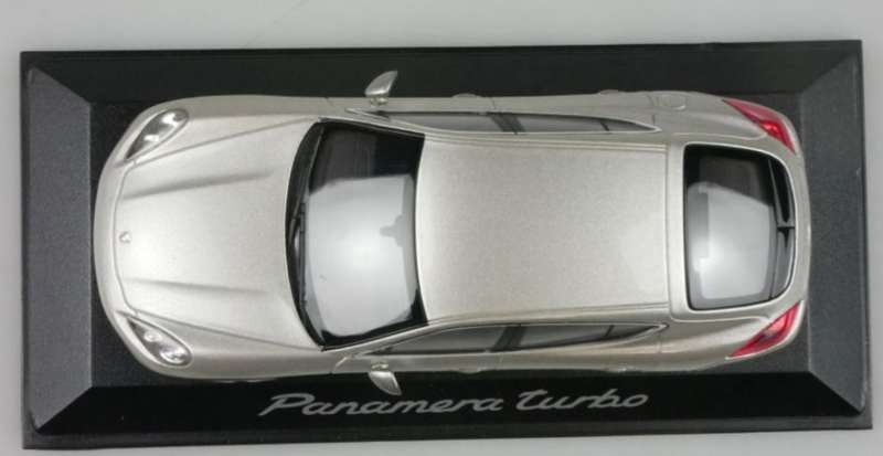 Porsche Panamera turbo 2010 silver beige 1:43 Minichamps NEW+boxed *5970 instant wheels