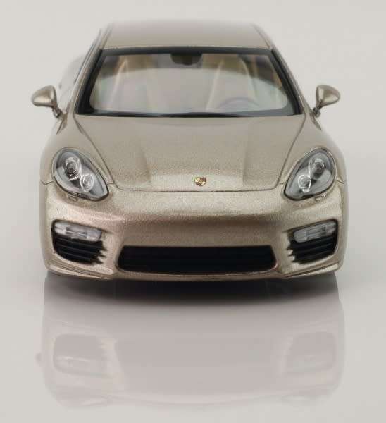 Porsche Panamera turbo S 2016 beige-metallic 1:43 Minichamps NEW+boxed *5971 instant wheels