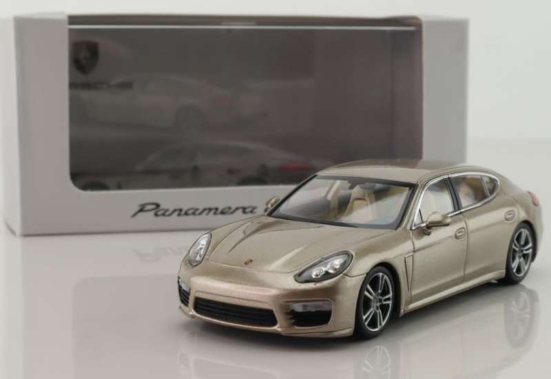 Porsche Panamera turbo S 2016 beige-metallic 1:43 Minichamps NEW+boxed *5971 instant wheels