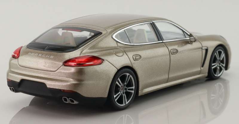 Porsche Panamera turbo S 2016 beige-metallic 1:43 Minichamps NEW+boxed *5971 instant wheels