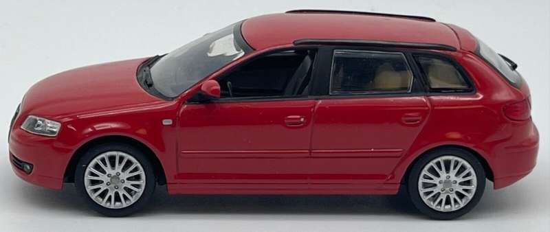 Audi A3 (8PA 3,2 L quattro) Sportback 5-d 2012 red 1:43 Minichamps NEW+boxed *4127 instant wheels