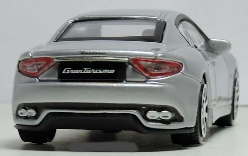 Maserati Gran Turismo 2009 silver 1:43 Bburago NEW+boxed  *4224 instant wheels